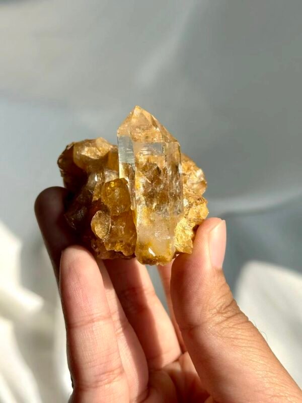 09899d1a18035370b099efd3d650cc66 Ultra-Transparent Golden Himalayan Mini Crystal Cluster 15C