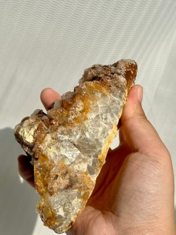 0b35a81c914089269b16b869a47b3c4e Rainbow-colored fluorite calcite coexists with various minerals 10F