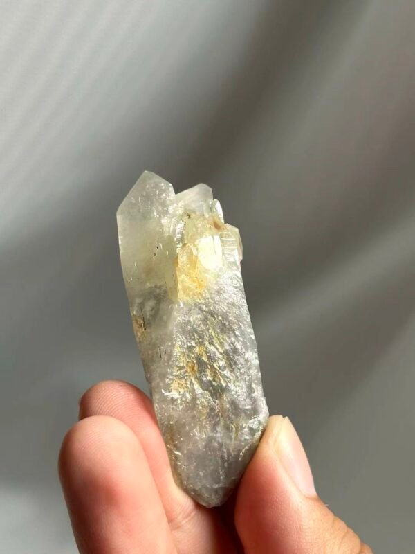 1cbe0a921d02f38a5587a556242648cd Gray Phantom Himalayan Small Single Crystal 13F