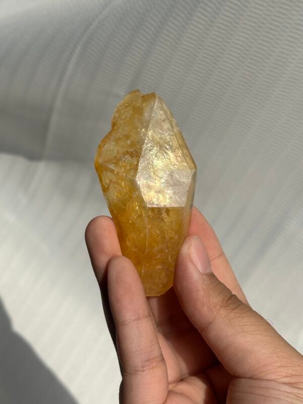 577b45f4cf1448b2ad7e36eaf7701eeb Gold geometric shape Himalayan crystal 10C