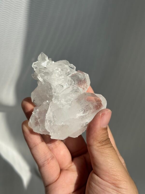 5a051a2c00328a5b4d2507fa1e59b3b5 Himalayan white stitched crystal 09J