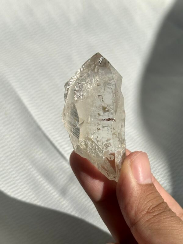 6d4e0fda38cbf16a2707a4cef88844ed White Transparent Small Himalayan Single Crystal 11I