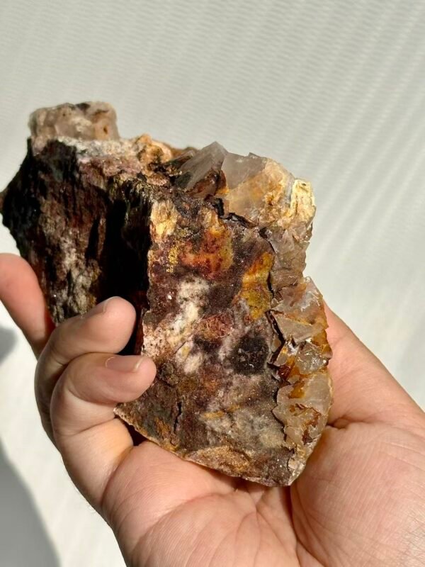 70b5ba9c2d478a9c7f151f122249e428 Rainbow-colored fluorite calcite coexists with various minerals 10F