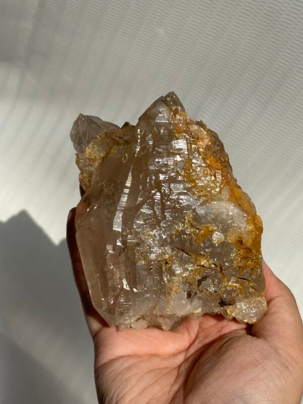 8d191decc14221a96e0b7a0ac709c130 Medium-large ornaments with interference grain yellow gum flower Himalayan crystal 10A