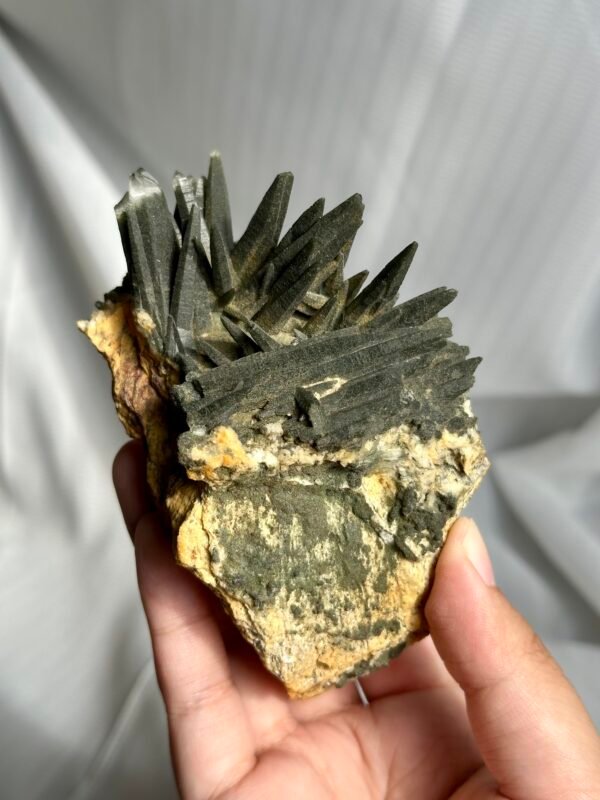 a8f59447bf7fbe141ff4a52fb47e43df Nepalese Green Phantom Laser Wand Himalayan Crystal Cluster 12A