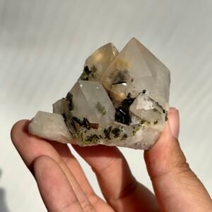 Sichuan Garden Crystal Belt Yellow Inner Wrap and Symbiotic Green Curtain Stone  10D