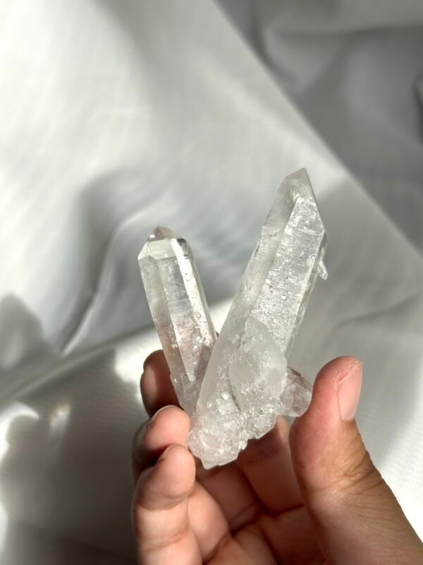 f00f878eb1a1ffe1f7c0a2379340c252 Twin White Transparent Himalayan Crystal 11M