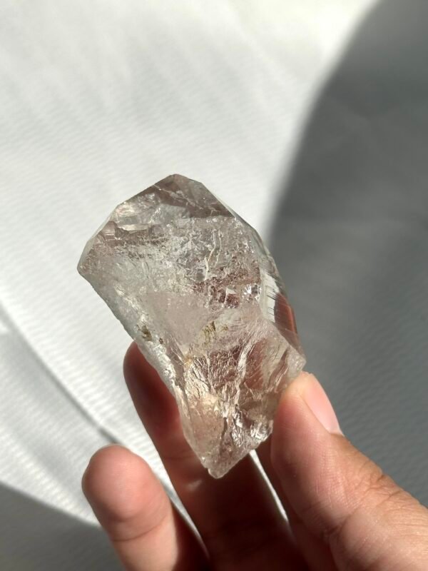 f20734e380cc6cdd406a194f63cf4ef9 White Transparent Small Himalayan Single Crystal 11I