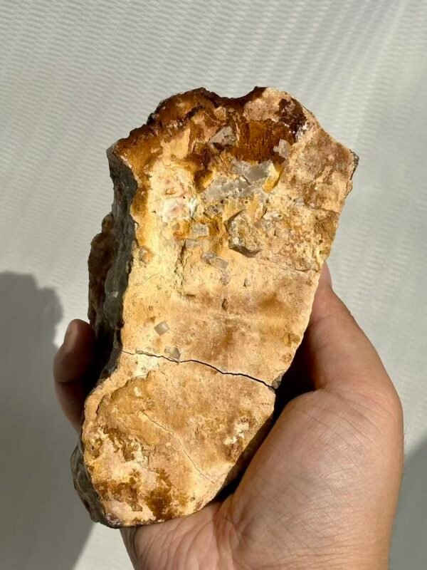 f8e14d481dbb73008610582afd4742e6 Rainbow-colored fluorite calcite coexists with various minerals 10F